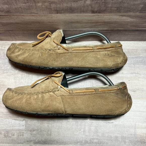UGG Dakota Slip on Mocassin Suede Light Tan Women's Size 11 - Picture 7 of 10